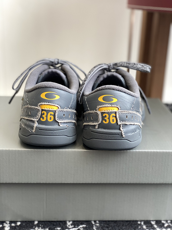 Balenciaga Hamptons Worn-Out Sneaker