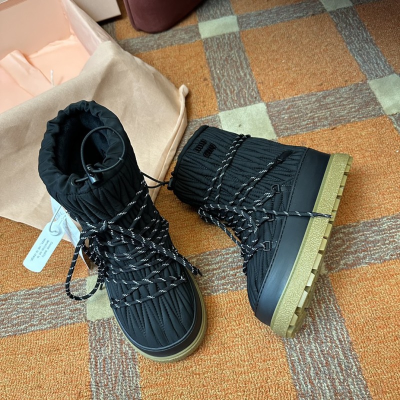 Miu Miu Logo matelassé snow boots