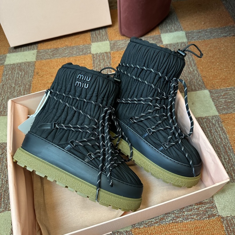 Miu Miu Logo matelassé snow boots