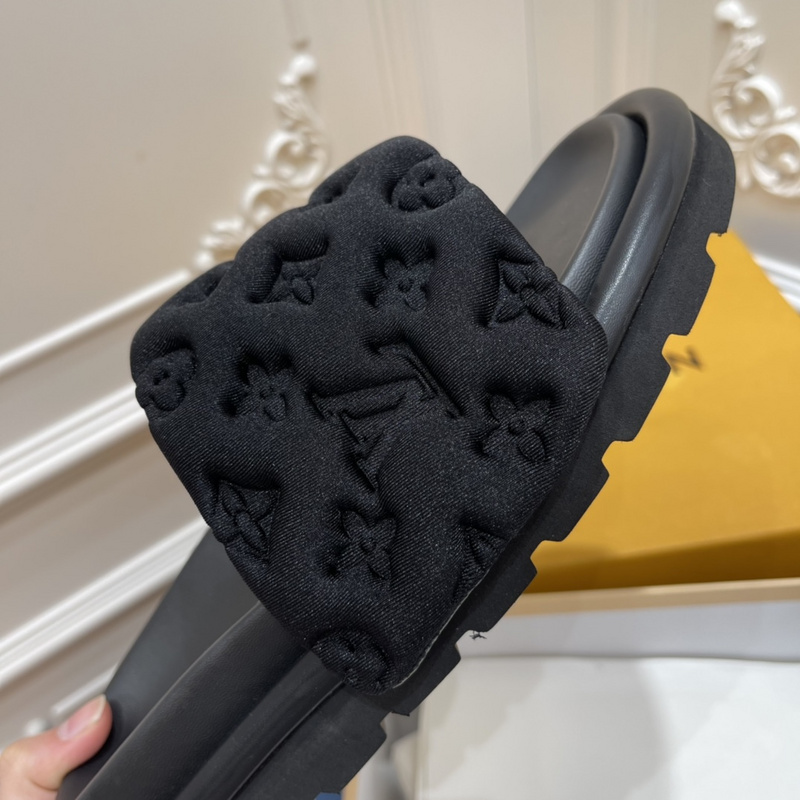 LV POOL PILLOW COMFORT MULE