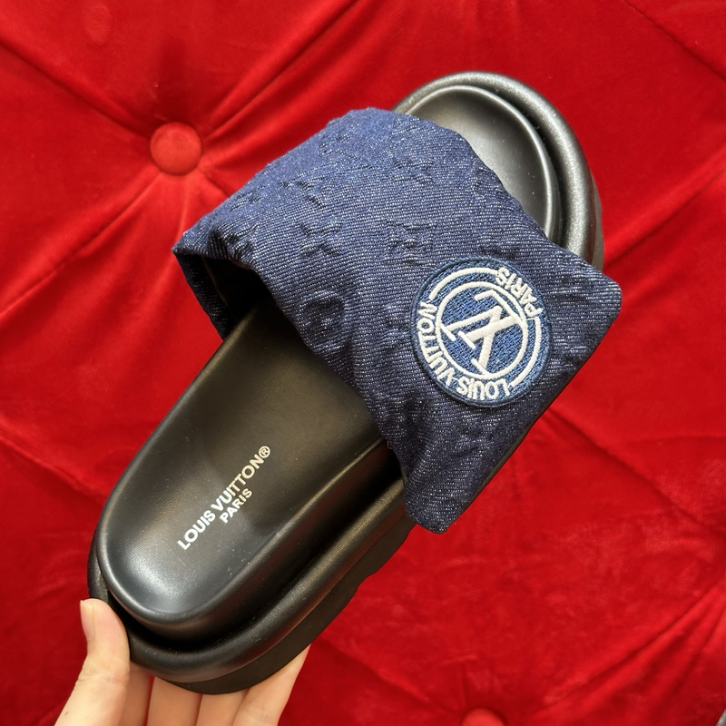 LV POOL PILLOW COMFORT MULE