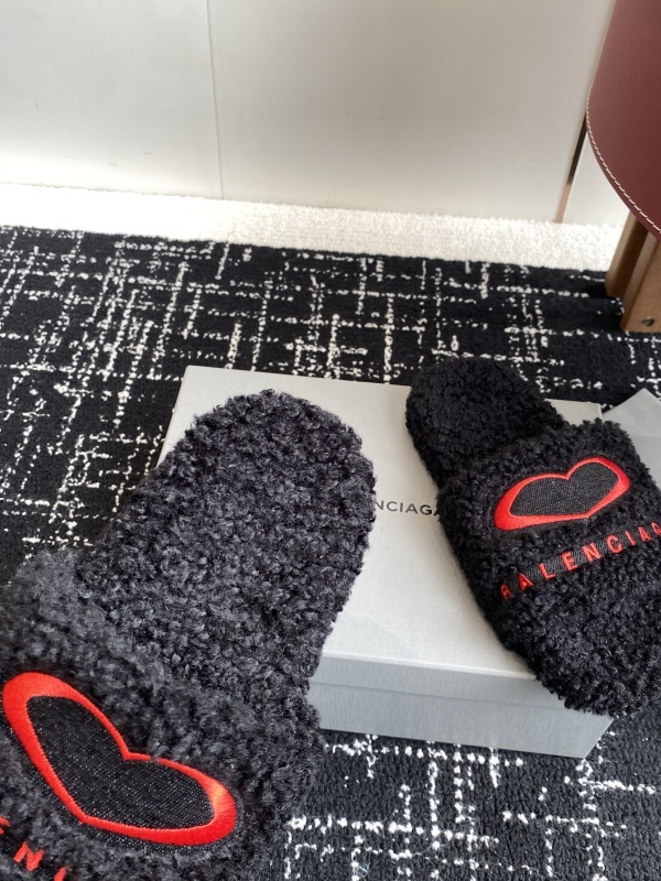 Balenciaga Furry Slide