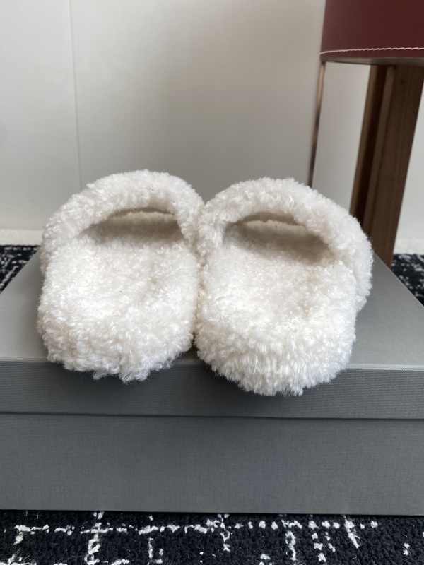 Balenciaga Furry Slide
