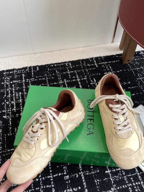 Bottega Veneta Orbit Flash Caramel Low Top Sneakers