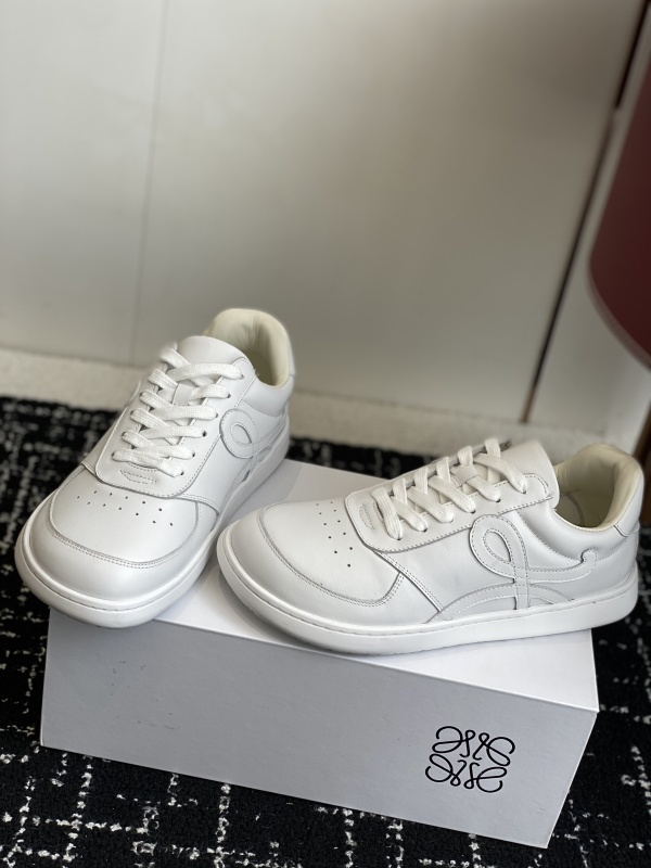 Loewe Sneakers