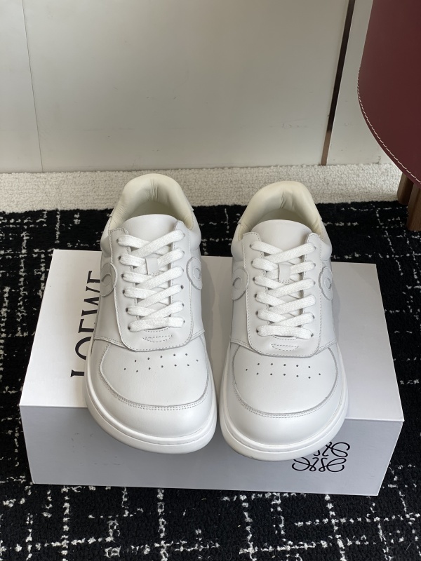 Loewe Sneakers