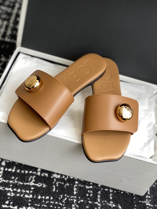 Loewe Pebble Slide in Soft Calfskin Brown