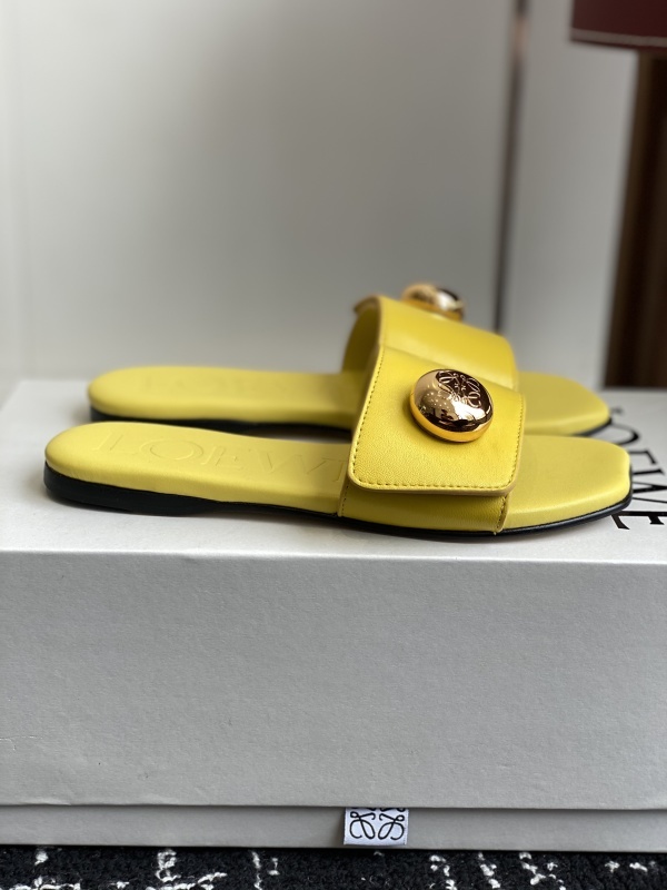Loewe Pebble Slide in Soft Calfskin Yellow